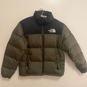 Men’s size small north face puffer